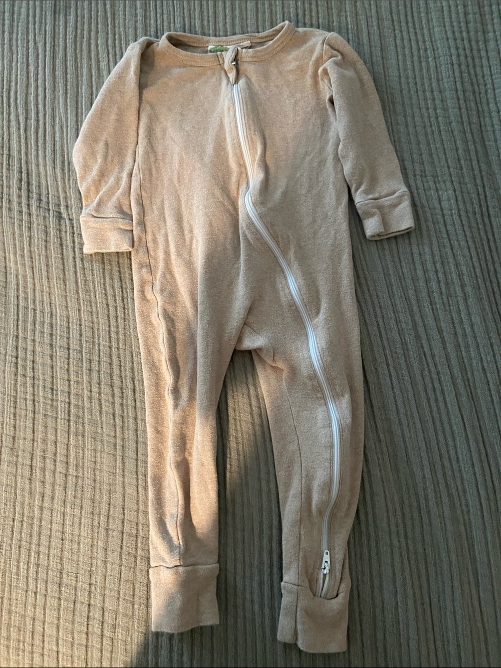 Parade Organics 2T long sleeve pajamas beige